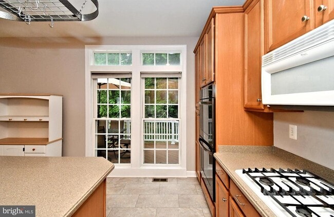 Building Photo - 2304 Lennon Ln