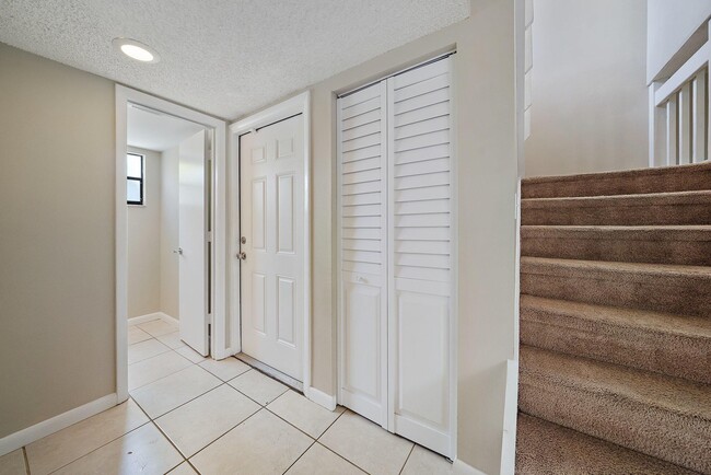Building Photo - 110 Sherwood Cir