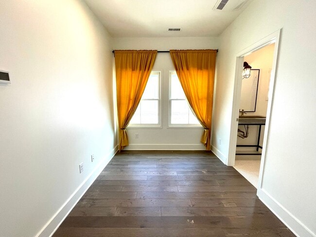 Building Photo - 3bed/3.5Bath LakeFront Home in Trilith