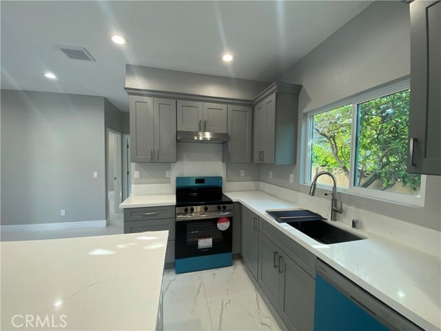 Building Photo - 15869 Las Flores St