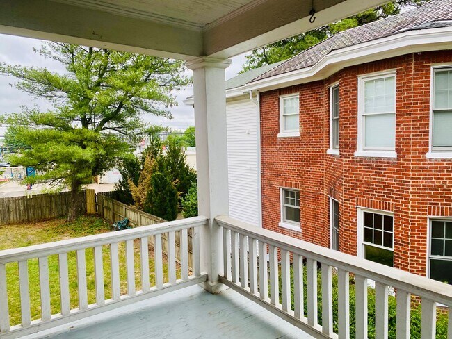 Building Photo - 4208 Fitzhugh Ave