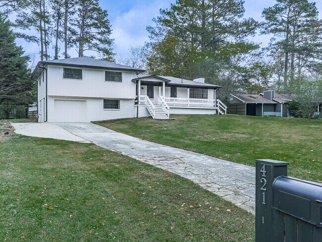 Building Photo - 421 Creek Valley Dr