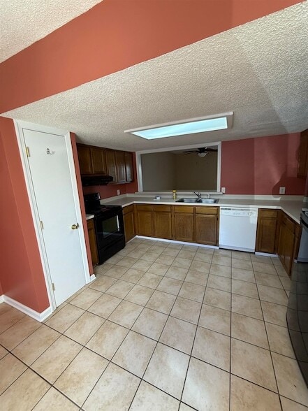 Building Photo - 951 Plantation Dr