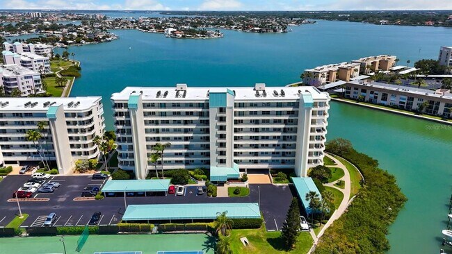 Building Photo - 7963 Sailboat Key Blvd S