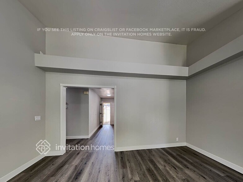 Building Photo - 2701 Hillcrest Dr
