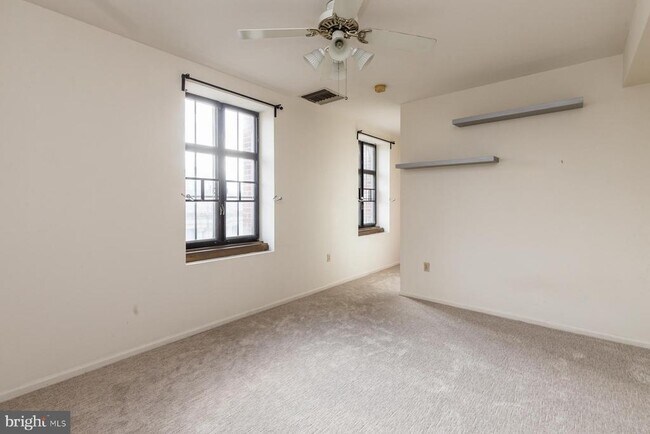 Building Photo - 1601 Spring Garden St