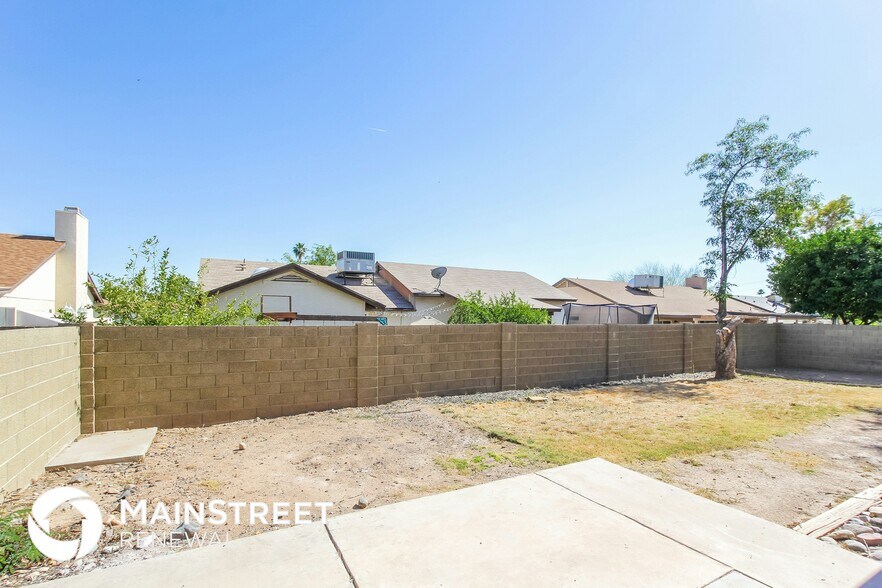 Building Photo - 6513 W Turquoise Ave