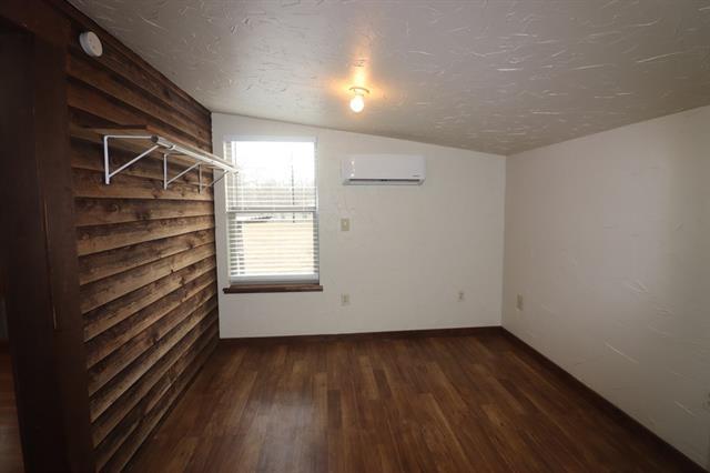 Building Photo - 1800 Newport Rd