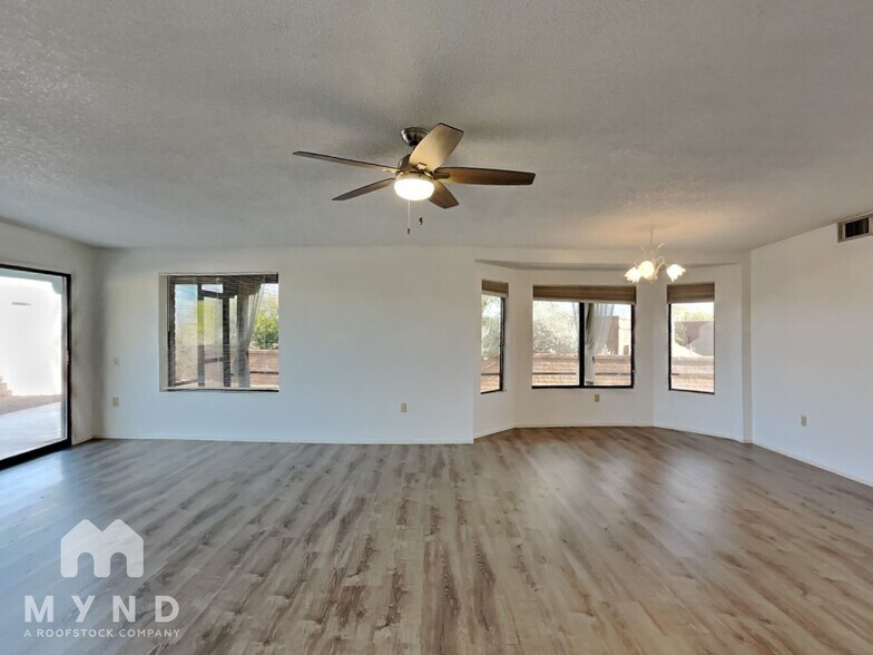 Building Photo - 1750 W Camino Urbano