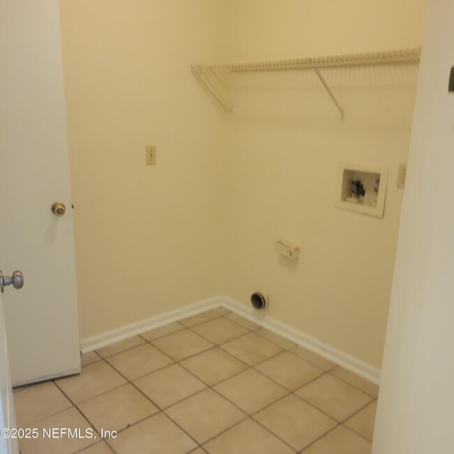Building Photo - 1714 Chandelier Cir E