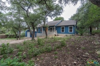 Building Photo - 1015 Twin Deer Ln