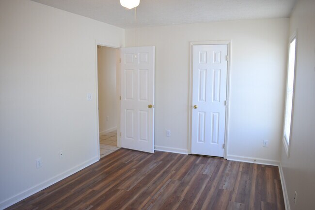 Building Photo - 6901 Southern Exposure