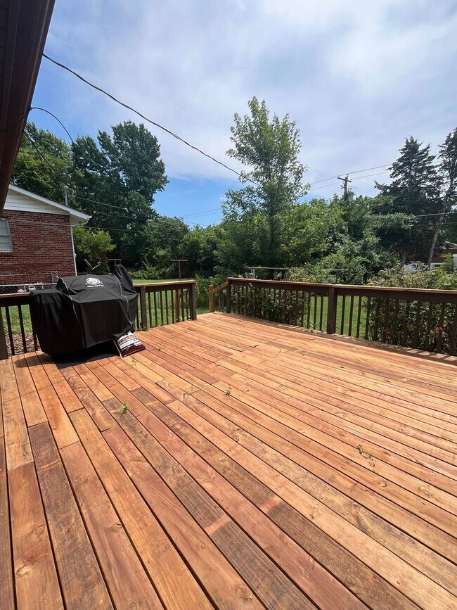Building Photo - 3 bedroom 1 bath home for rent