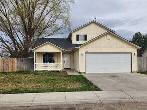 Building Photo - Nice 3 bedroom home