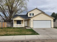 Building Photo - Nice 3 bedroom home