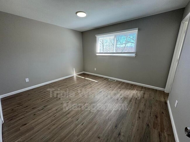 Building Photo - 5122 Ville Maria Ln