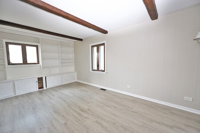 Building Photo - 661 Sycamore Dr