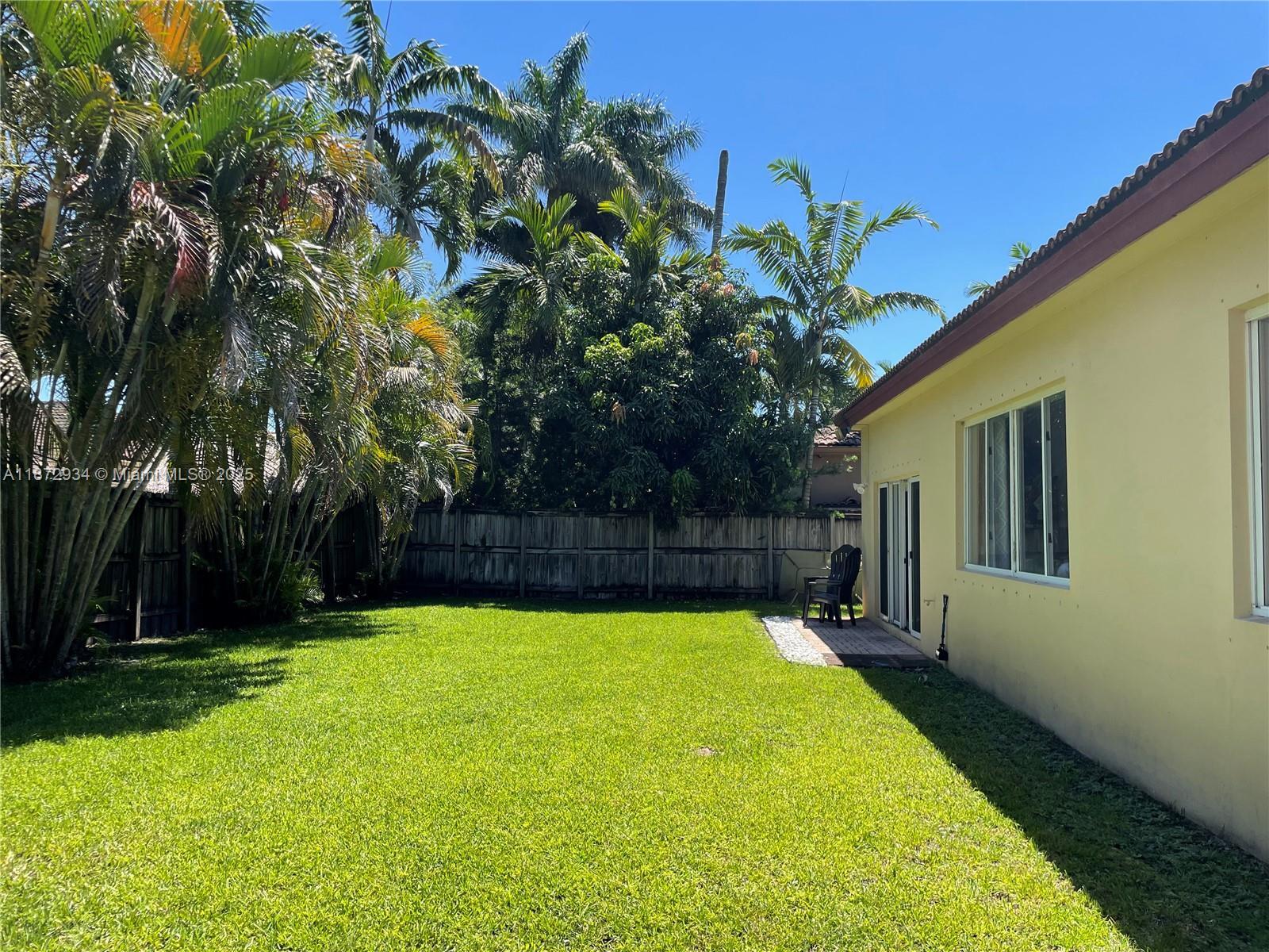 Building Photo - 16637 SW 52nd St