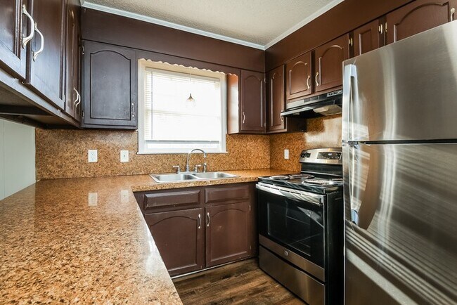 Building Photo - 111 Cornell Dr