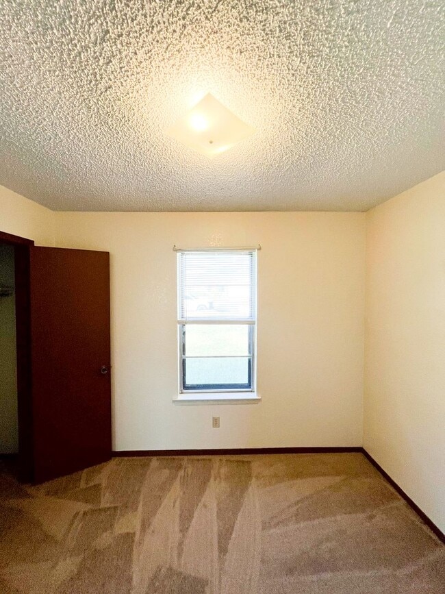 Building Photo - Available NOW!!!! Gorgeous 1 story, 3 bedroom, 2 bath, 2 car garage home with garage door opener....