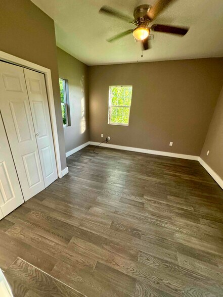 Building Photo - 120 W 18th St