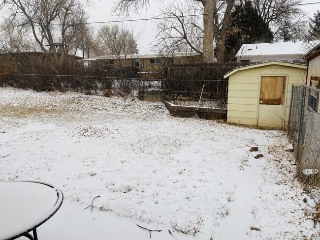 Building Photo - 1804 Broadview Pl