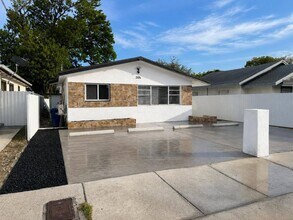 Building Photo - 2126 NW 47th Terrace