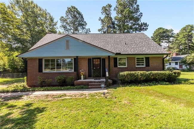 Building Photo - 13520 Oakwood Dr