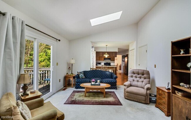 Building Photo - 3 br, 3 bath House - 15411 Pine Tree Court