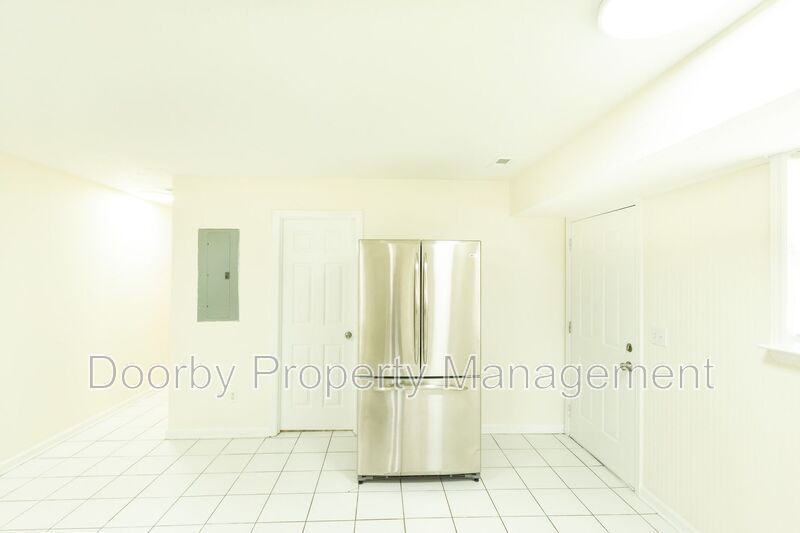 Building Photo - 3627 6th Ave