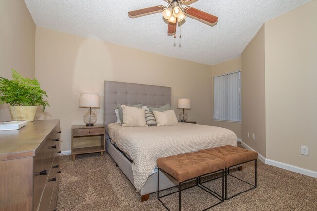 Building Photo - Great space for every taste. You'll love o...