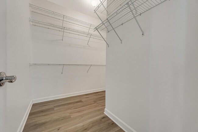 Building Photo - 114 Dana Pointe