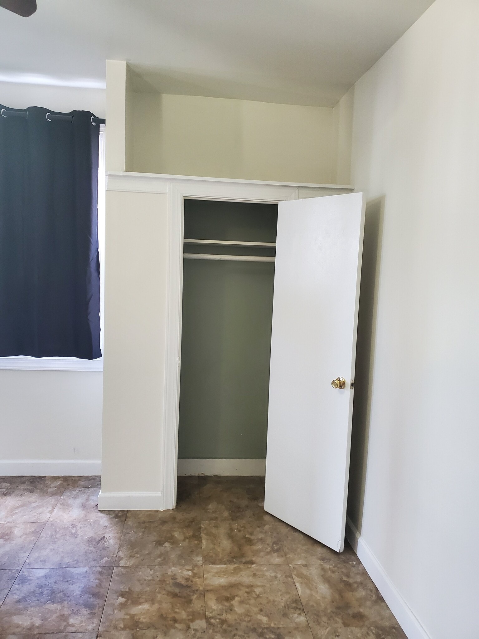 Building Photo - 5513 Edna Ave