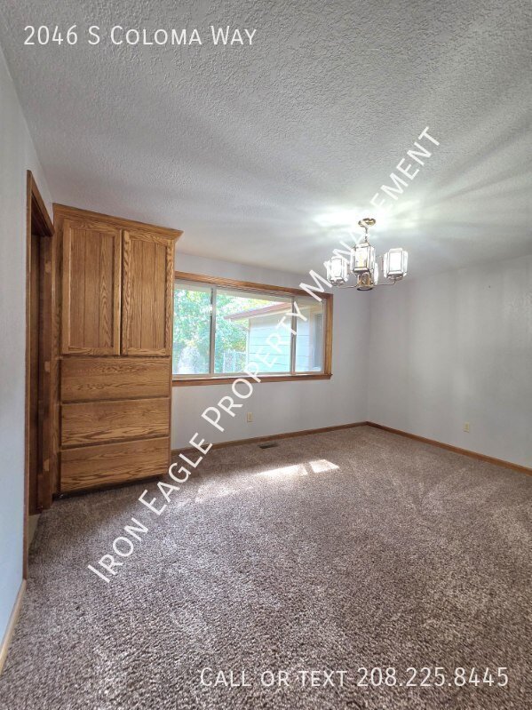 Building Photo - 2046 S Coloma Wy