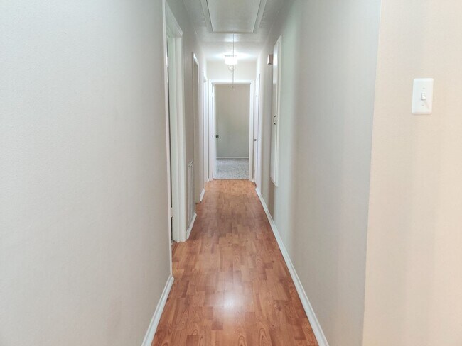 Building Photo - 1914 Seakale Ln