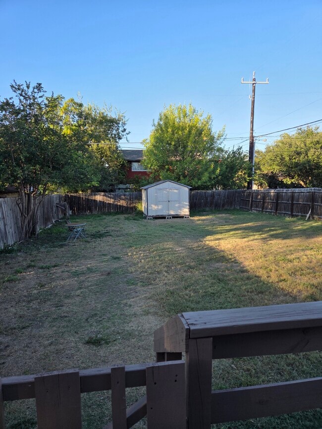 Building Photo - 1003 W Elsmere Pl