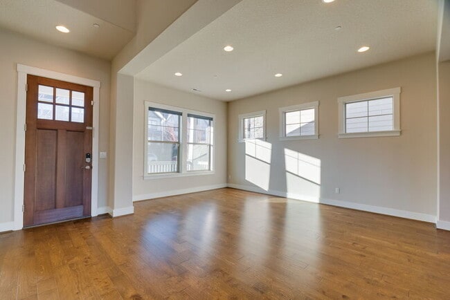 Building Photo - 11741 SW Barcelona St