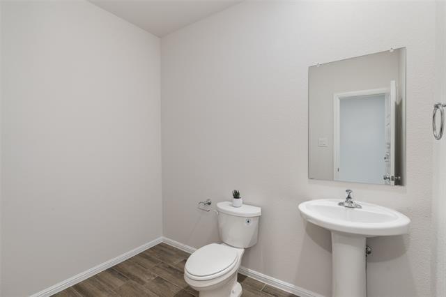 Building Photo - 429 Wydown Dr