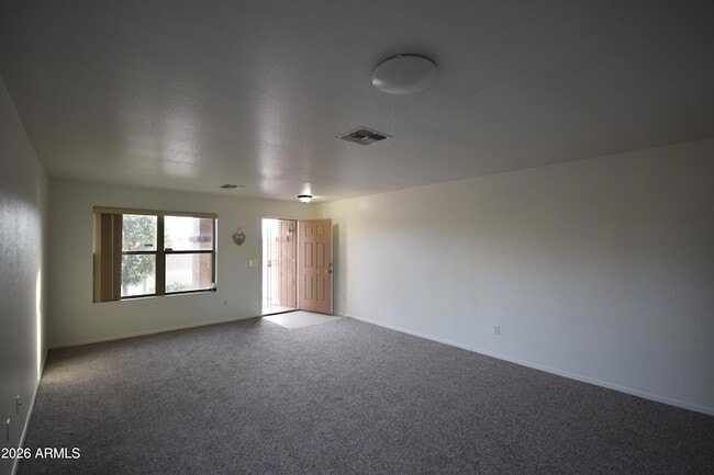 Building Photo - 2404 W Roeser Rd