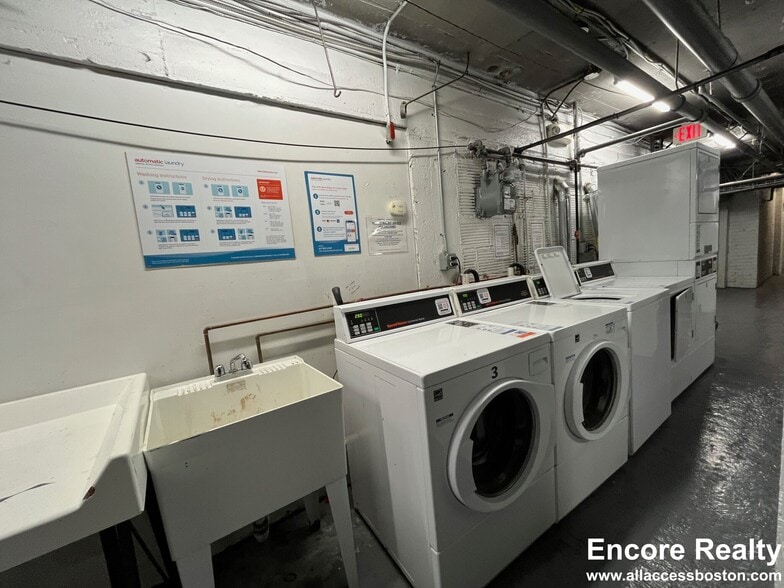 Building Photo - 88 Washington St