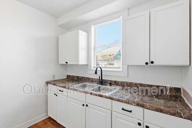 Building Photo - 500 N Champion Ave