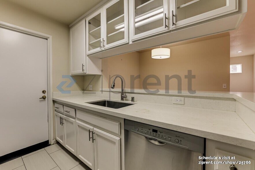 Building Photo - 821 Printempo Pl