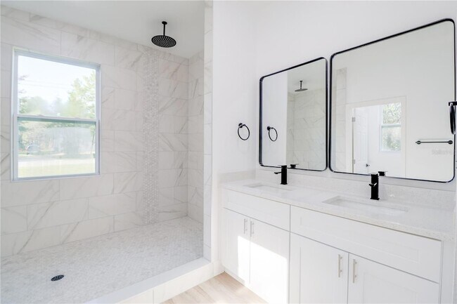 Building Photo - 125 Fisher Way