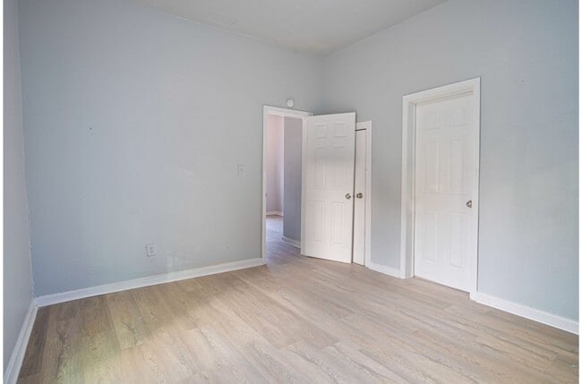 Building Photo - 318 Vine St