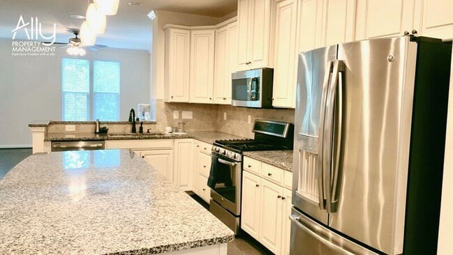 Building Photo - 2044 BethPage Ct