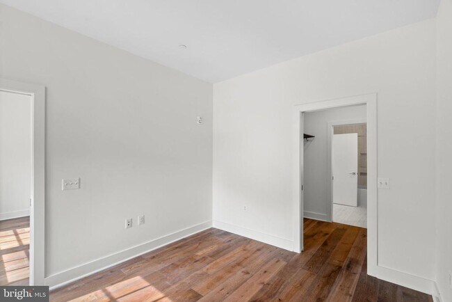 Building Photo - 1312 King St