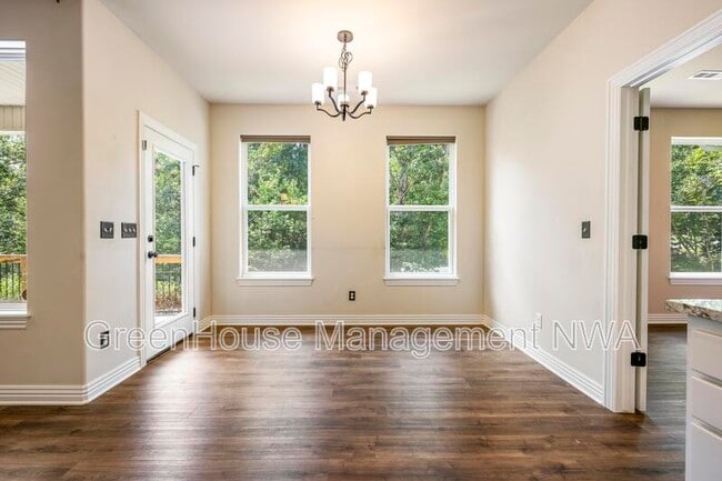 Building Photo - 6 Lyneham Ln