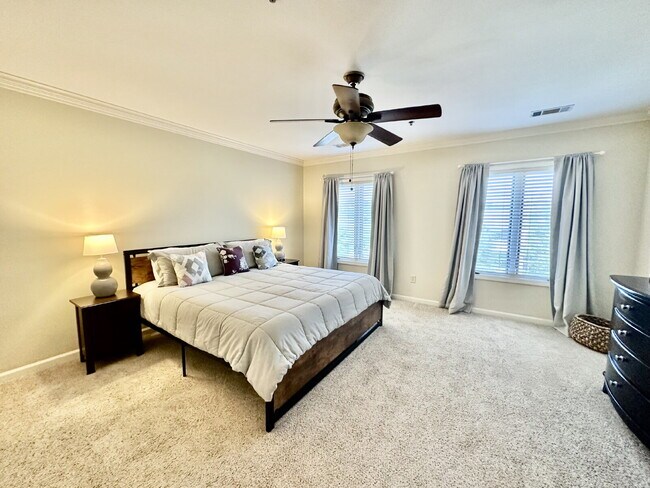 Building Photo - Beautiful Two Bedroom Fully Furnished Townhome Located in Bluffton Village!