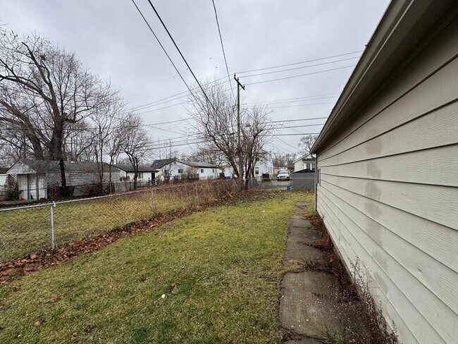 Building Photo - 8693 Paige Ave