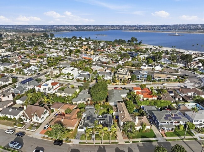 Building Photo - MISSION BAY 4-BED/3-BATH - 3 MIN WALK TO BAY